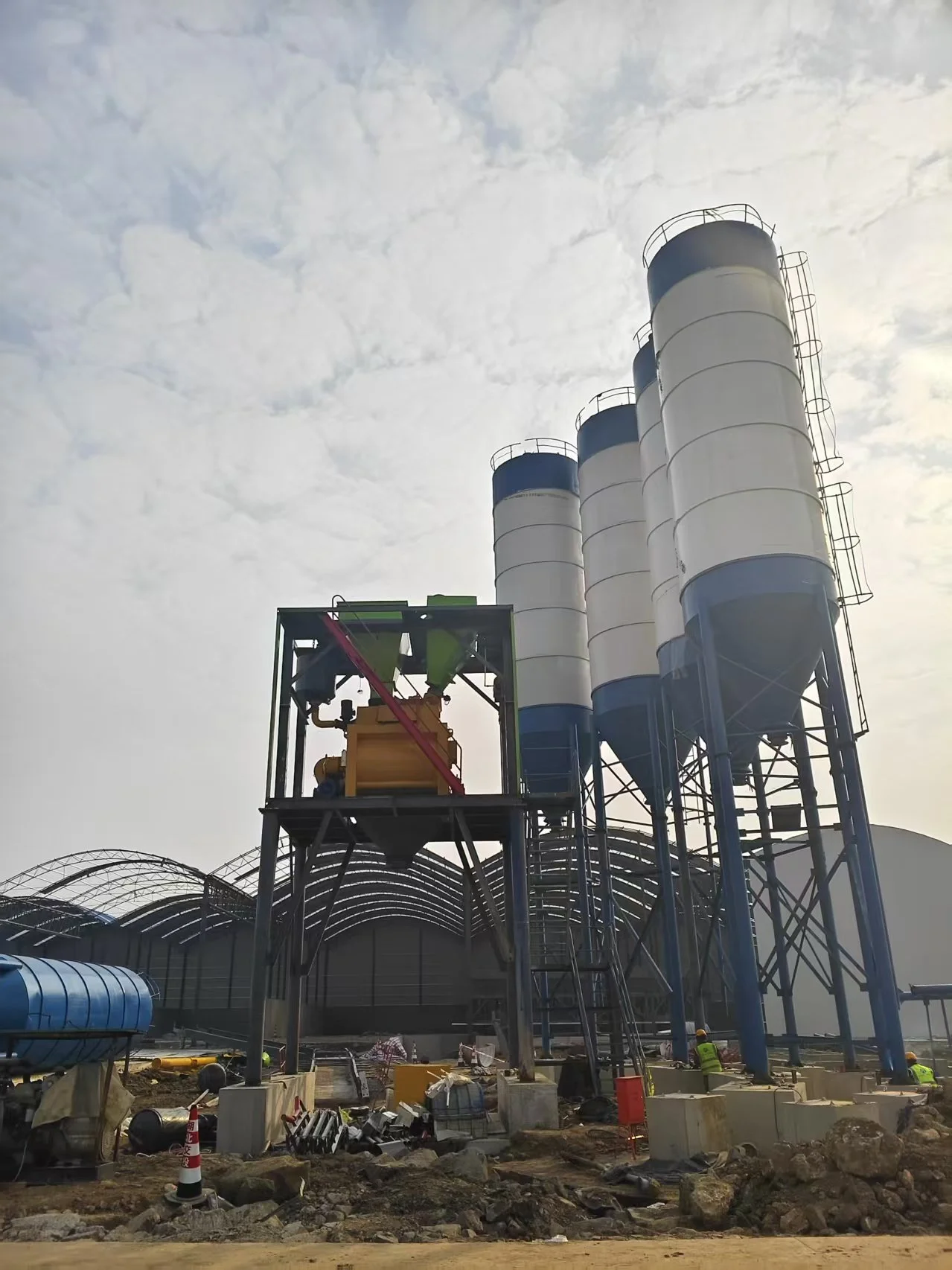 Scheduled maintenance inspection of batch plant cement silo top filter